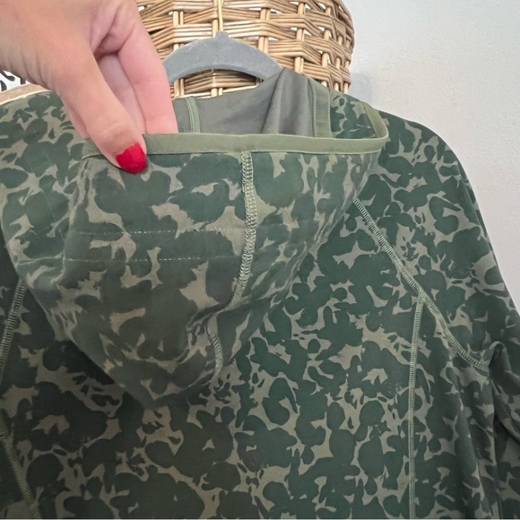 CAbi zip jacket medium Style 6030 - Picture 8 of 8